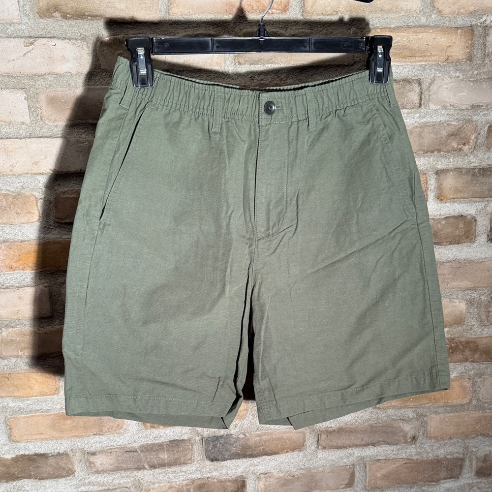 GAP Men's Cargo Shorts in Olive